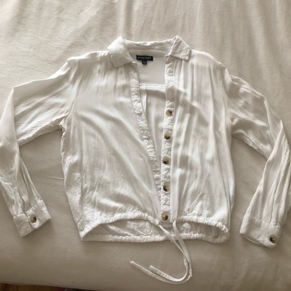 White blouse with buttons - Picture 2 of 4
